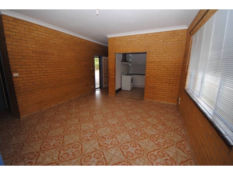 38 Lawson Crescent, Griffith NSW 2680