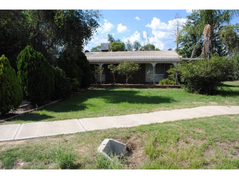 2b Narrand Street, Darlington Point NSW 2706