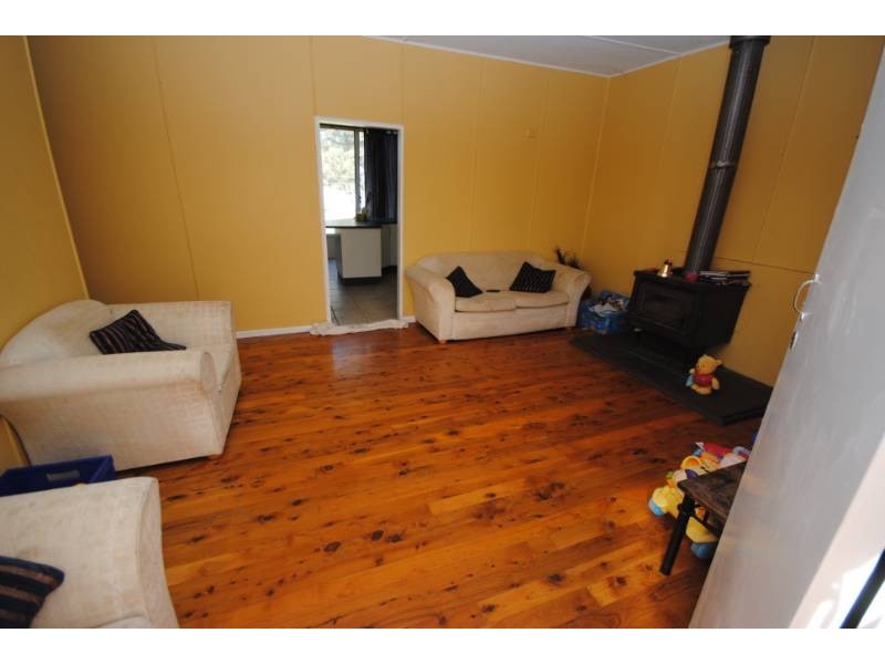 6 Lander Street, Darlington Point NSW 2706