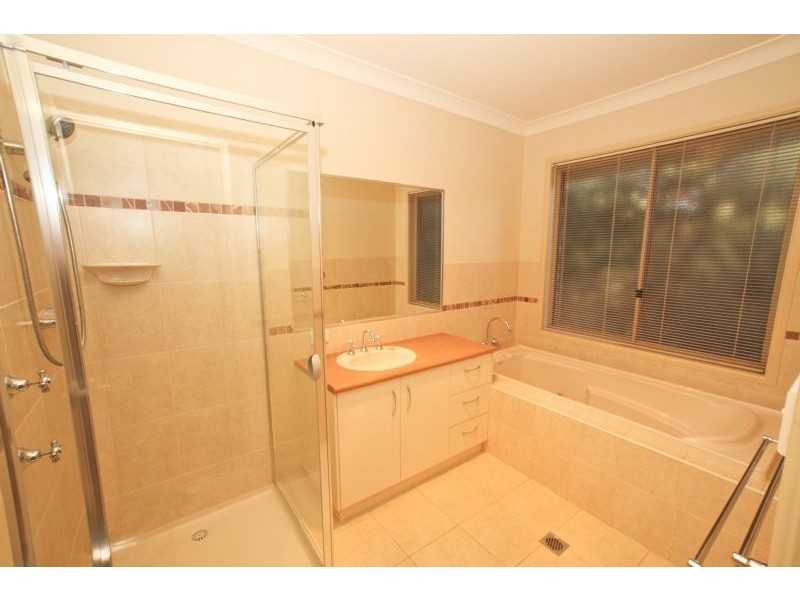 2 Mardon Place, Griffith NSW 2680