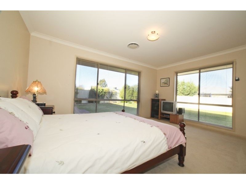 2 Mardon Place, Griffith NSW 2680