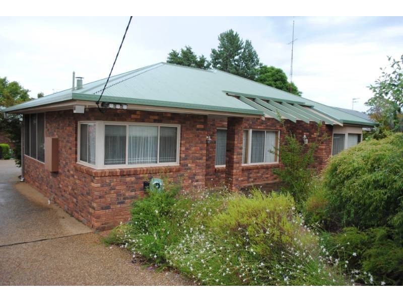 1/54  Messner Street, Griffith NSW 2680