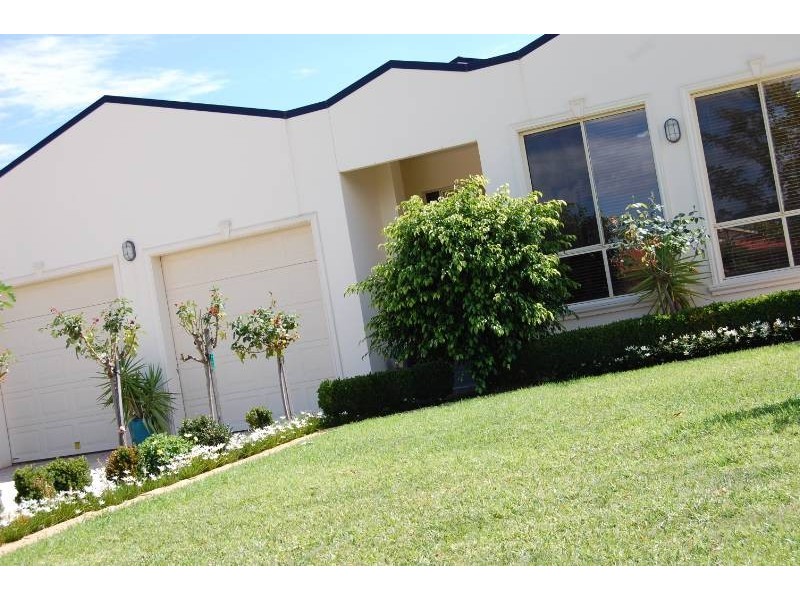 13 Dickson Road, Griffith NSW 2680