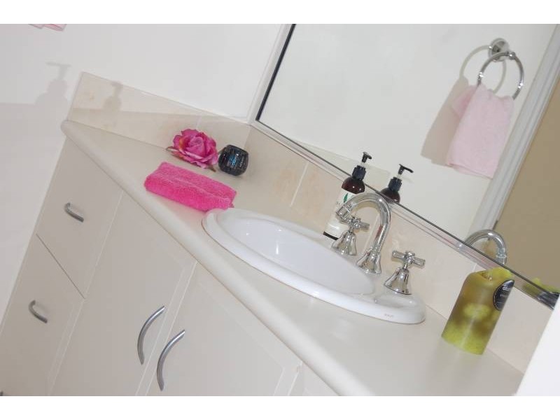 13 Dickson Road, Griffith NSW 2680