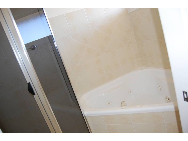 13 Dickson Road, Griffith NSW 2680