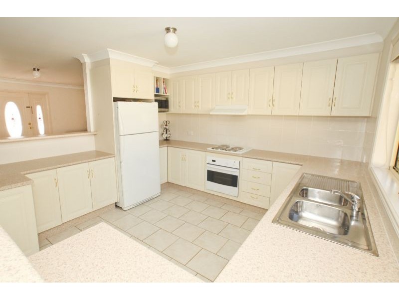 2/16 POWYS PLACE, Griffith NSW 2680