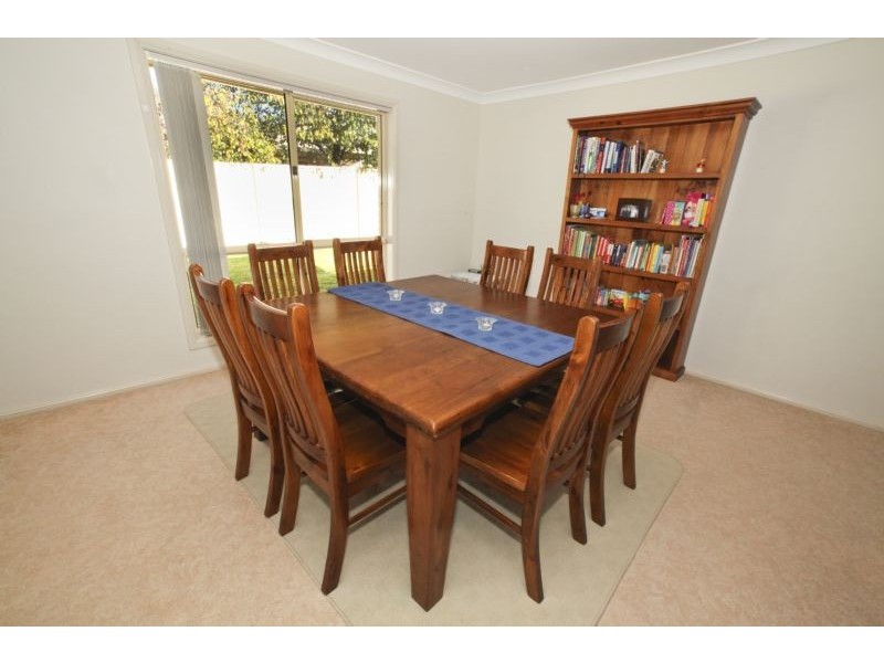 2/16 POWYS PLACE, Griffith NSW 2680