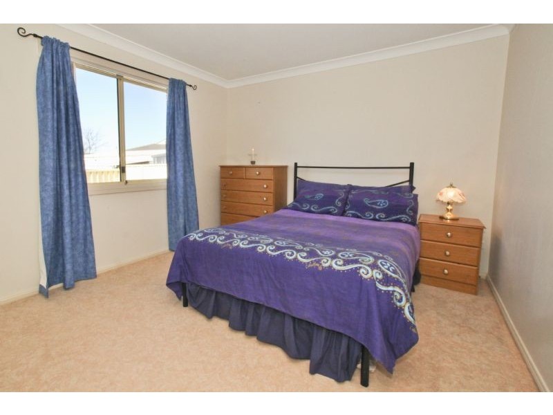 2/16 POWYS PLACE, Griffith NSW 2680