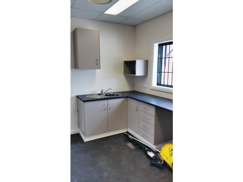 SUITE 3 / 115 YAMBIL STREET, Griffith NSW 2680