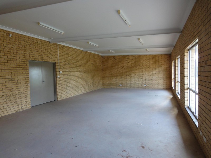 106 MACKAY AVENUE, Griffith NSW 2680