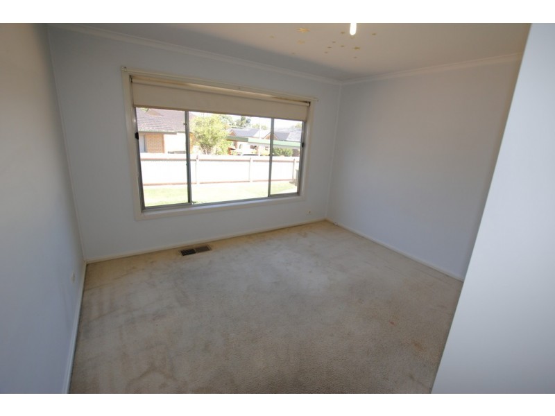 4-6 Kelly Avenue, Griffith NSW 2680