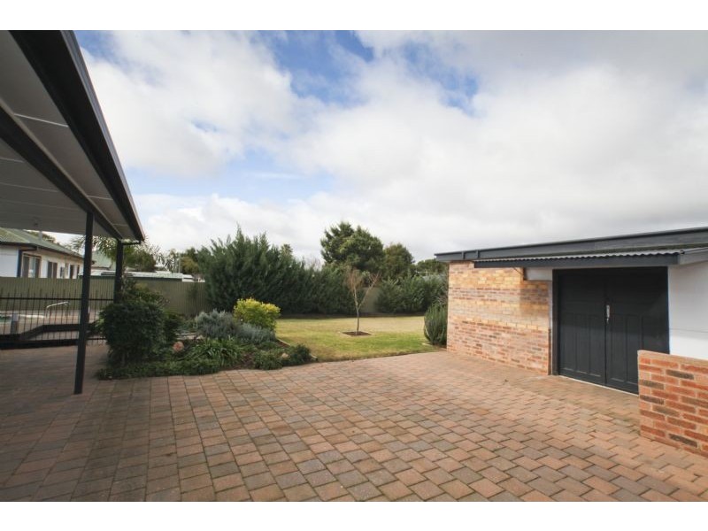 28 Wilga Street, Hanwood NSW 2680