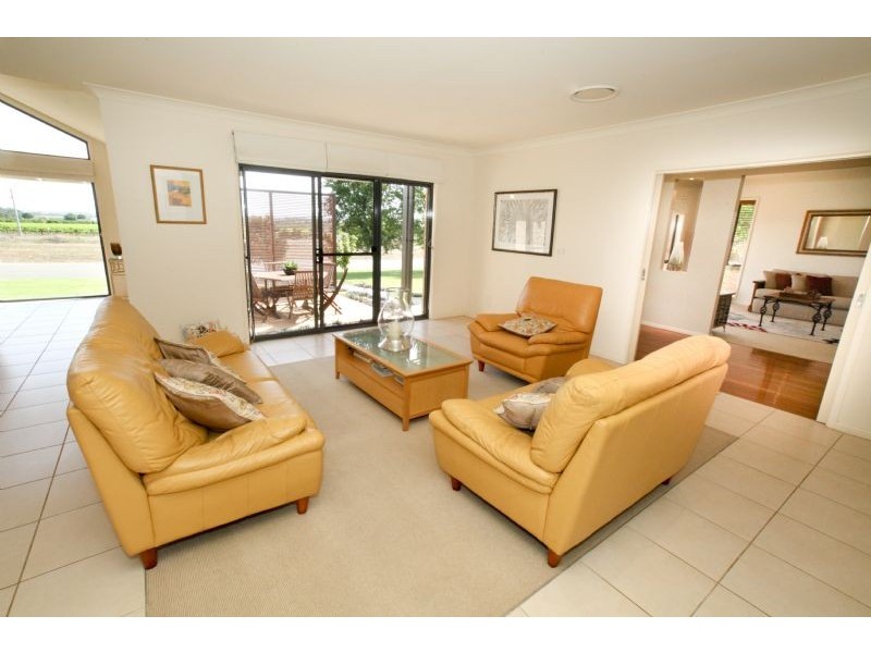 3 Elizabeth Drive, Lake Wyangan NSW 2680