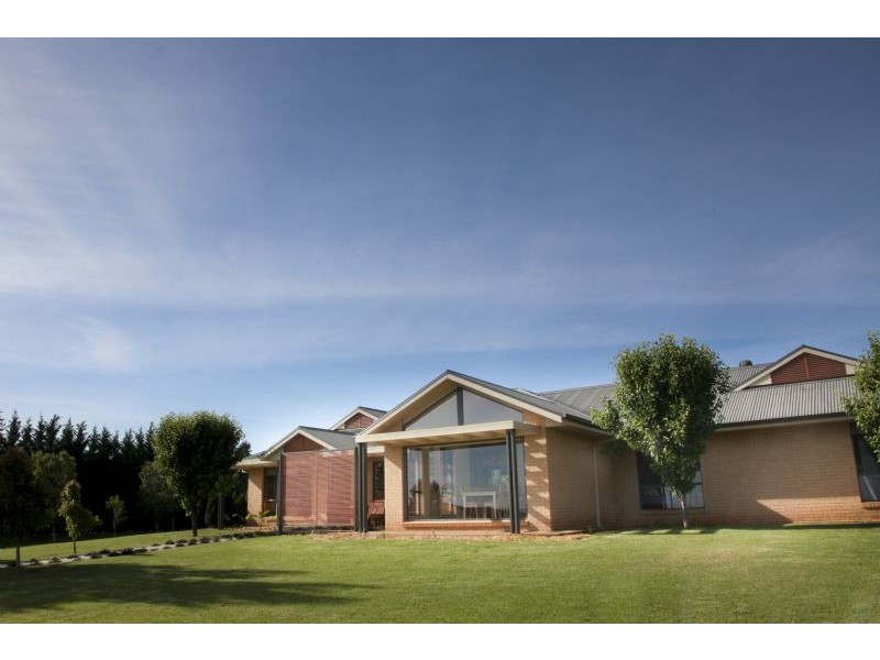 3 Elizabeth Drive, Lake Wyangan NSW 2680