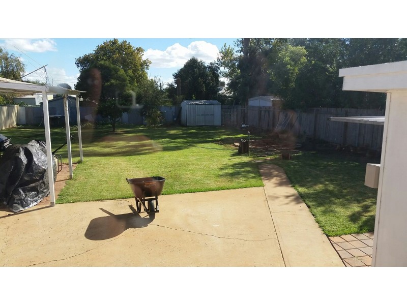 126 Merrigal Street, Griffith NSW 2680