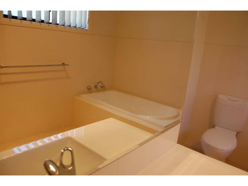 7 Wattle Street, Hanwood NSW 2680