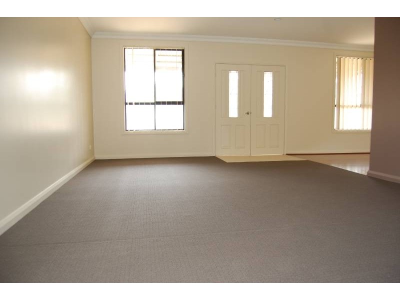 7 Wattle Street, Hanwood NSW 2680