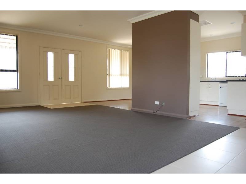 7 Wattle Street, Hanwood NSW 2680