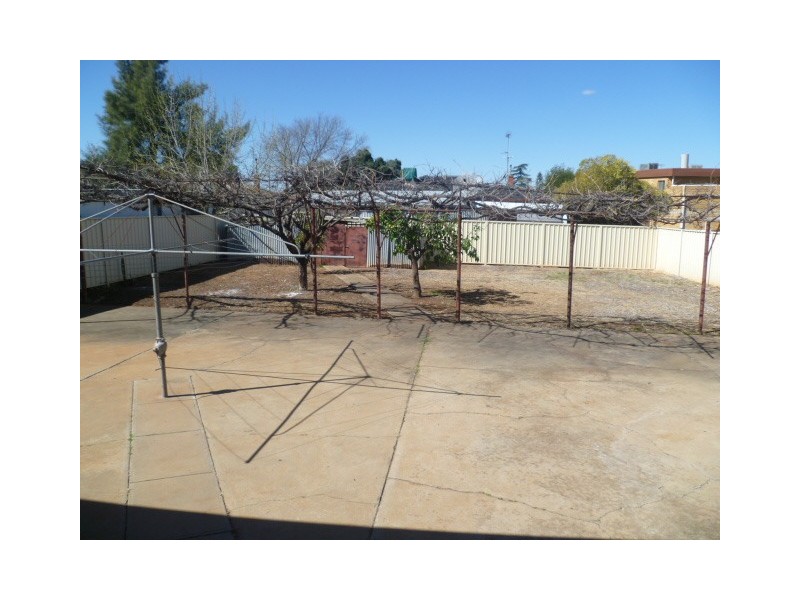 5 Gibbs St, Griffith NSW 2680