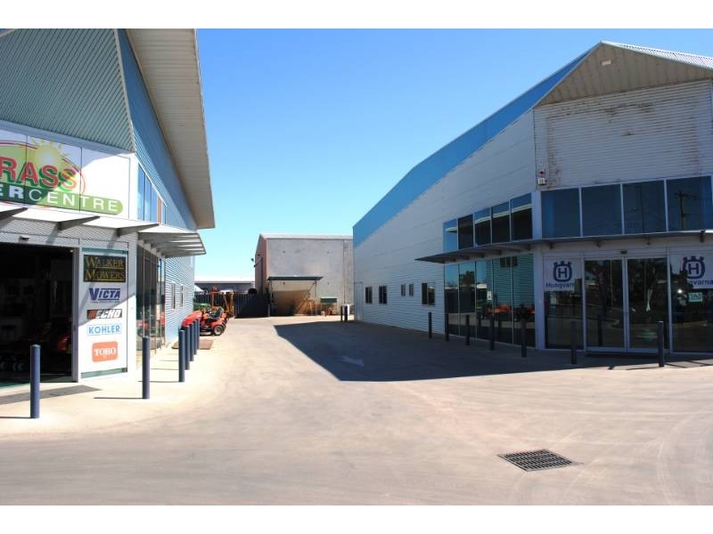 124-126 WAKADEN STREET, Griffith NSW 2680