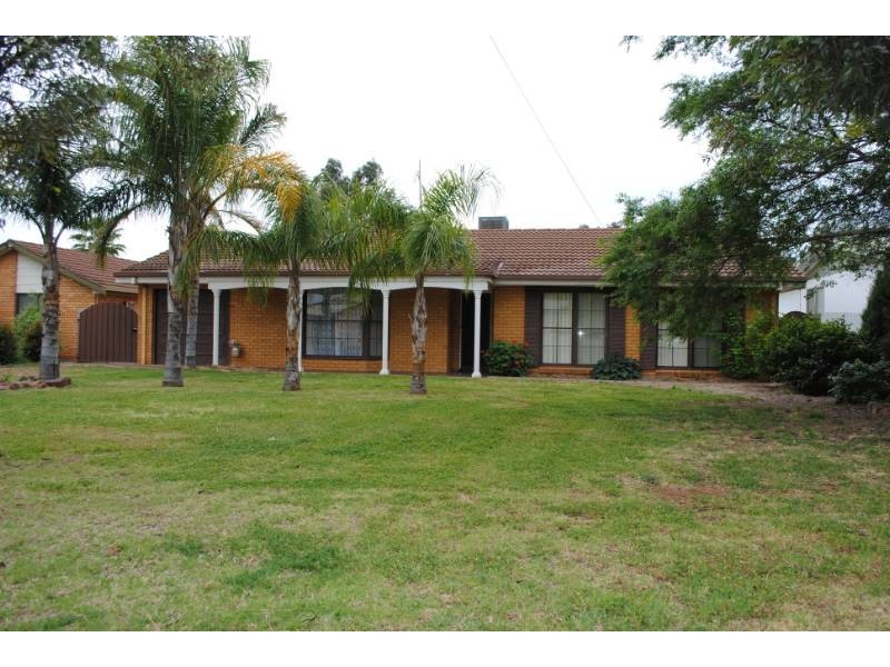 25 School Street, Hanwood NSW 2680