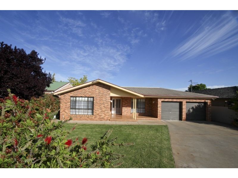 16  Gorton Street, Yoogali NSW 2680