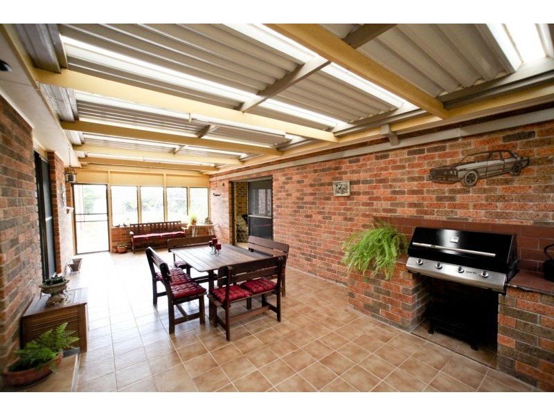 16  Gorton Street, Yoogali NSW 2680