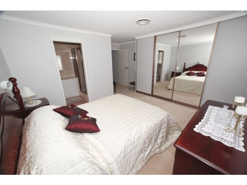 16  Gorton Street, Yoogali NSW 2680