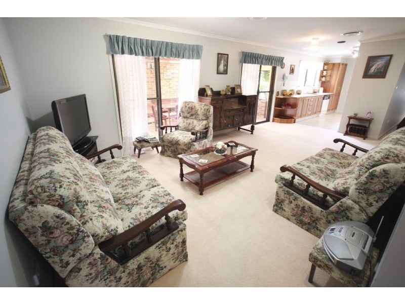 16  Gorton Street, Yoogali NSW 2680