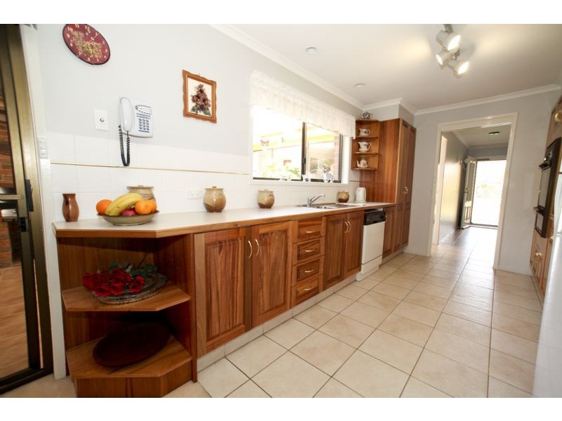16  Gorton Street, Yoogali NSW 2680