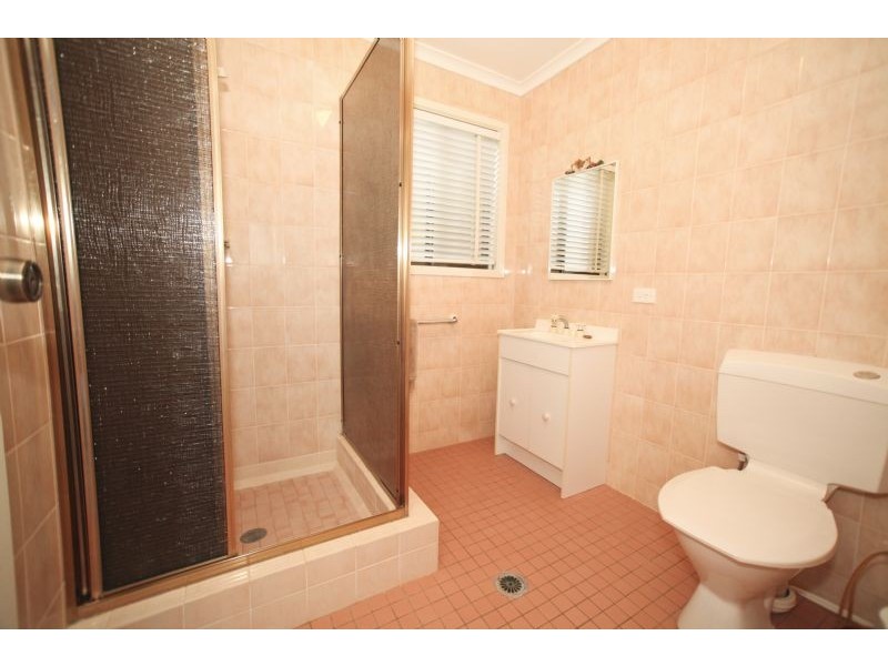 16  Gorton Street, Yoogali NSW 2680