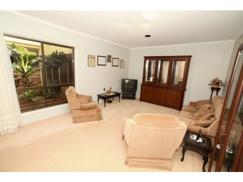16  Gorton Street, Yoogali NSW 2680
