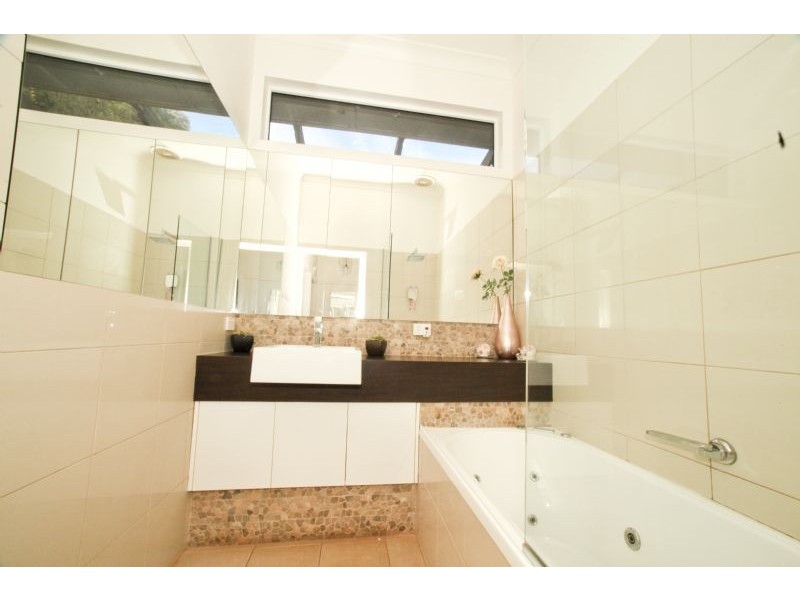 25 Groongal Avenue, Griffith NSW 2680