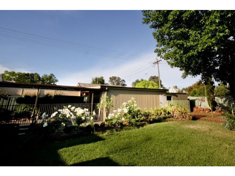 25 Groongal Avenue, Griffith NSW 2680