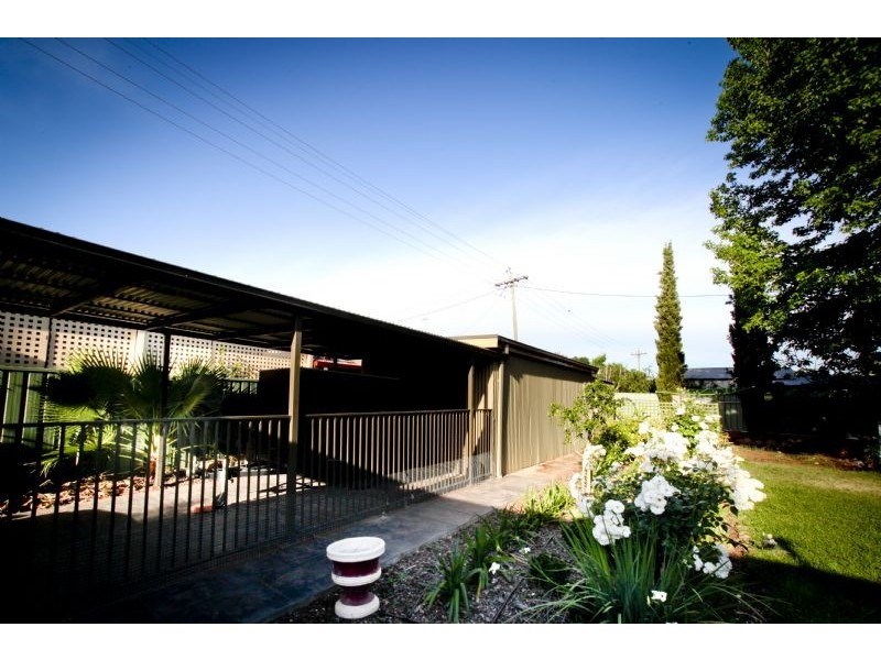 25 Groongal Avenue, Griffith NSW 2680