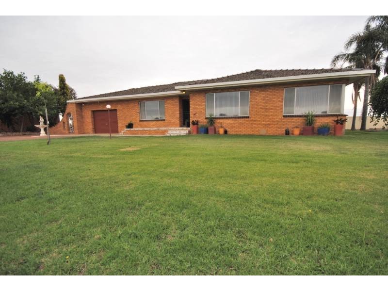 211 McCormack Road, Yoogali NSW 2680