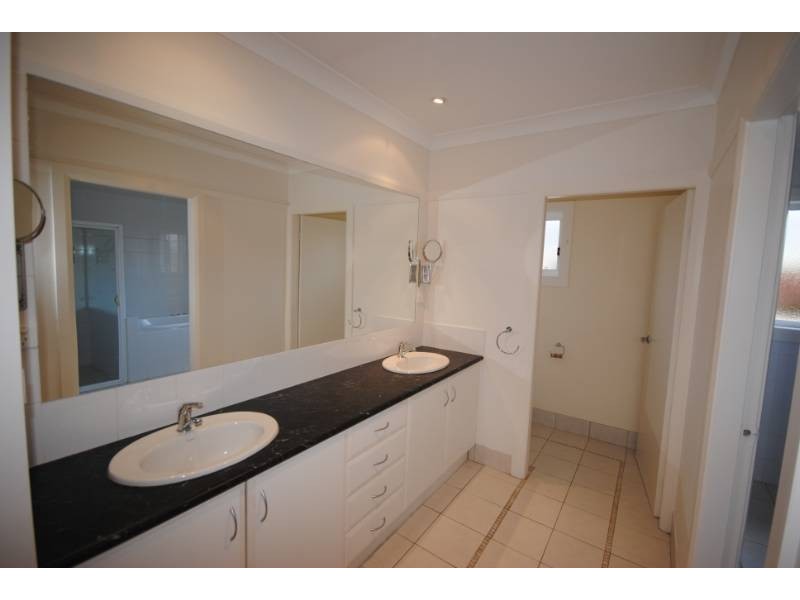 1/26 Boonah Street, Griffith NSW 2680