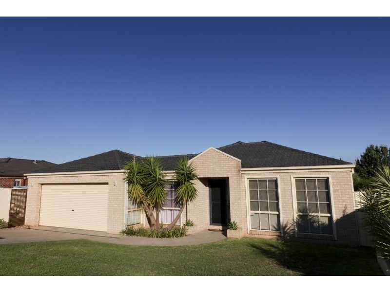 13 Ballestrin Street, Griffith NSW 2680