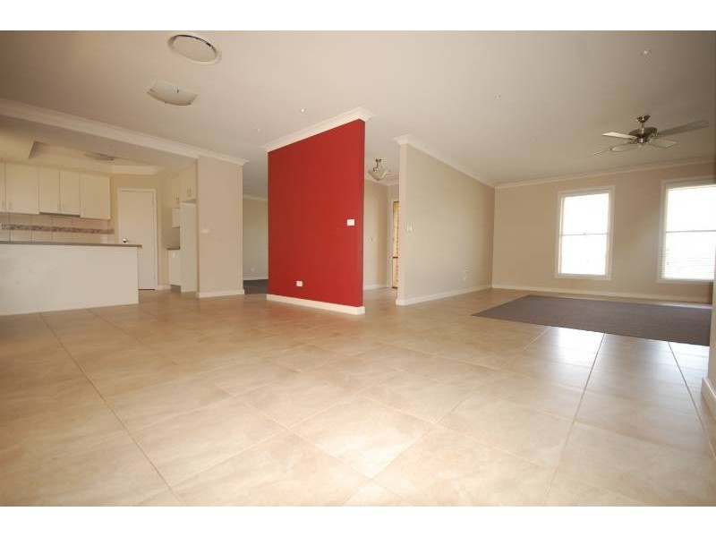 24 Northgrove Drive, Griffith NSW 2680