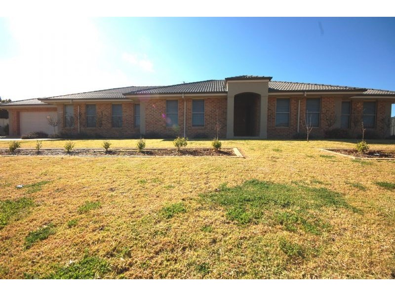 24 Northgrove Drive, Griffith NSW 2680