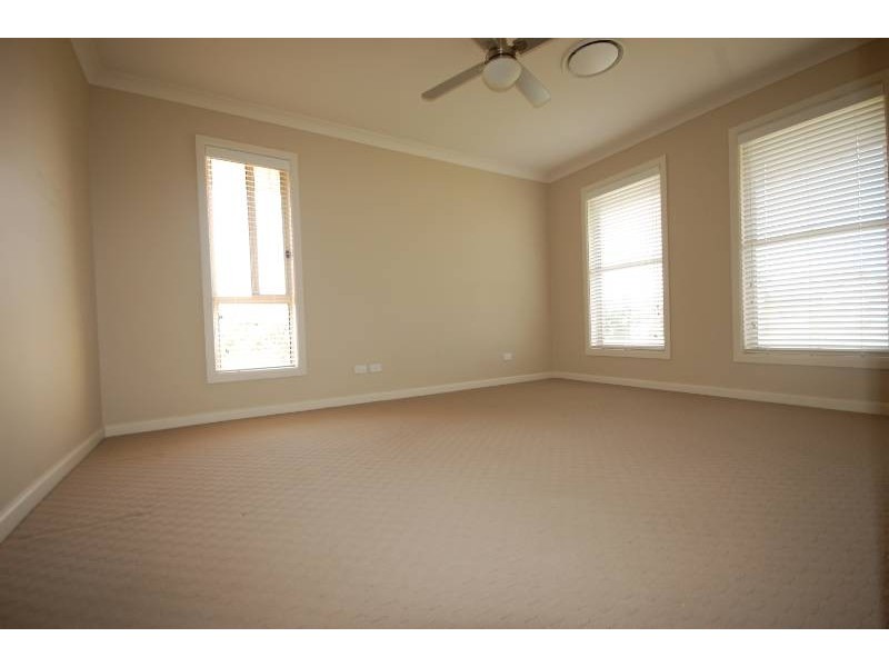 24 Northgrove Drive, Griffith NSW 2680