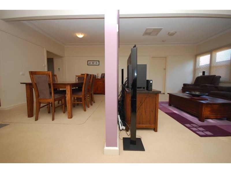 9 Baringa Street, Griffith NSW 2680