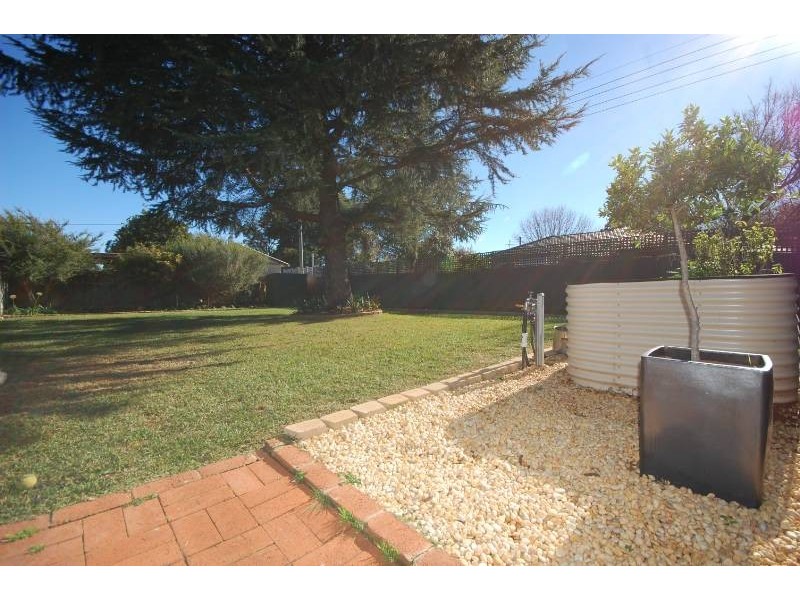 9 Baringa Street, Griffith NSW 2680