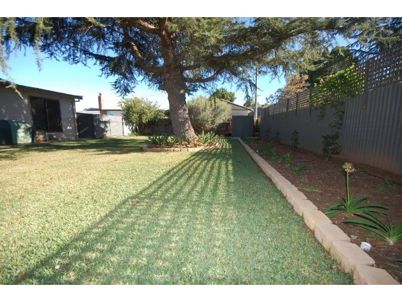 9 Baringa Street, Griffith NSW 2680