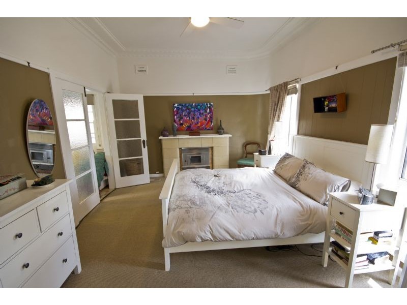 8 Baringa Street, Griffith NSW 2680