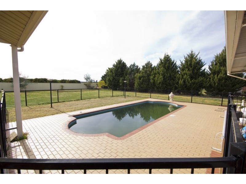 8 Ignatius Court, Yoogali NSW 2680