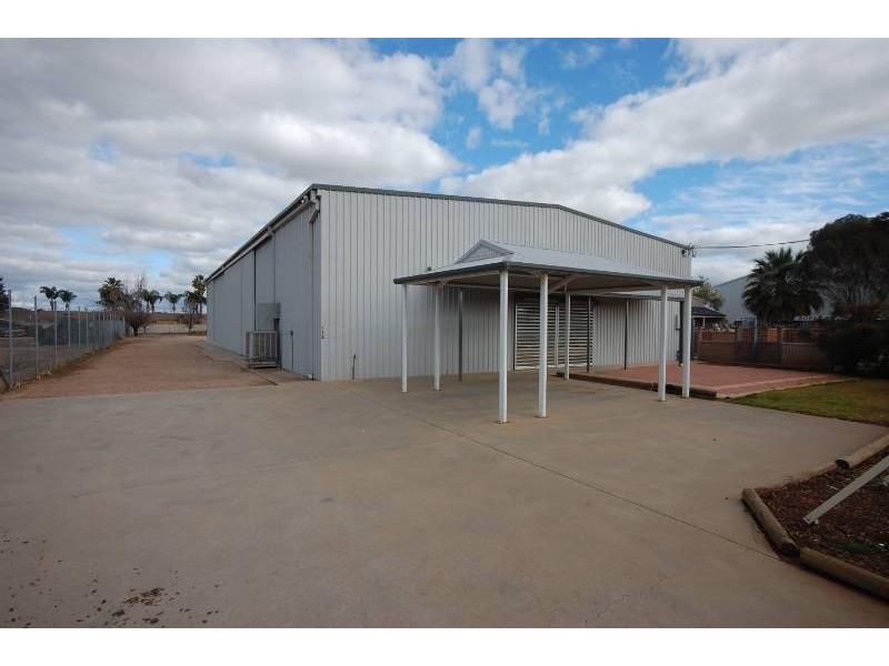 132 Wakaden Street, Griffith NSW 2680