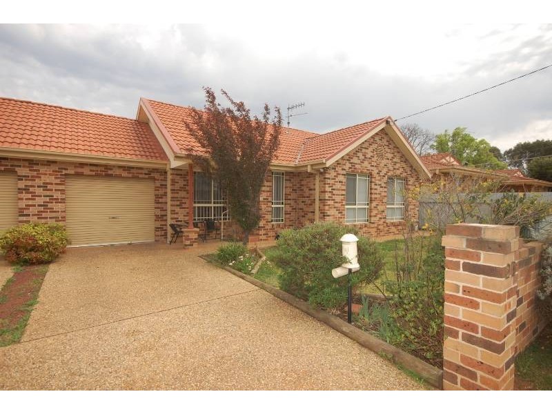 2b Illilliwa Street, Griffith NSW 2680