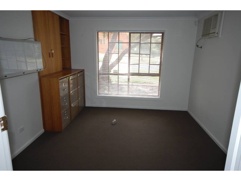 30 Noorebar Avenue, Griffith NSW 2680