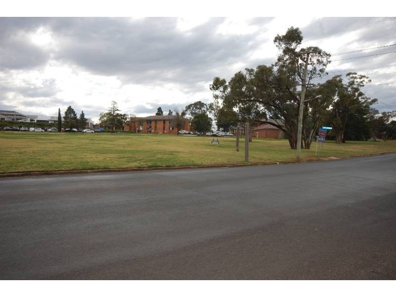 30 Noorebar Avenue, Griffith NSW 2680